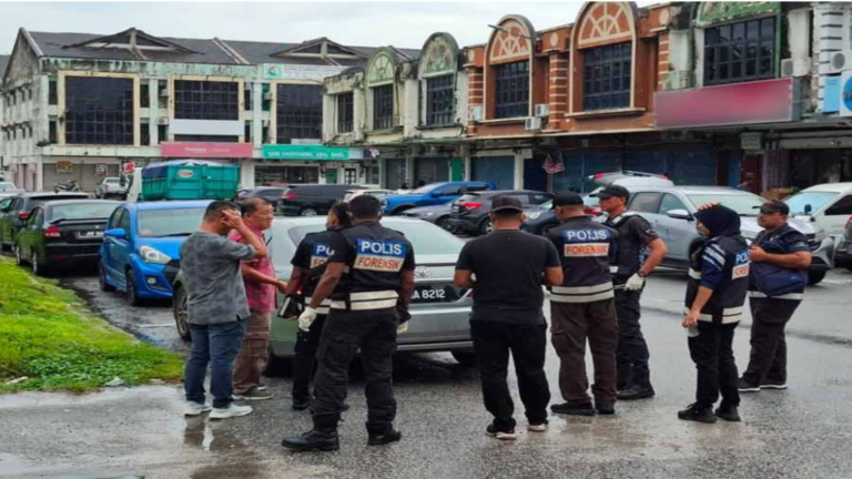 Masked Robbers Steal 3kg Gold from Ipoh Jeweller