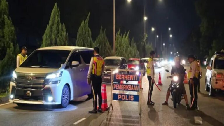 Johor Roadblock Sees 8 Arrests for DUI and Reckless Driving